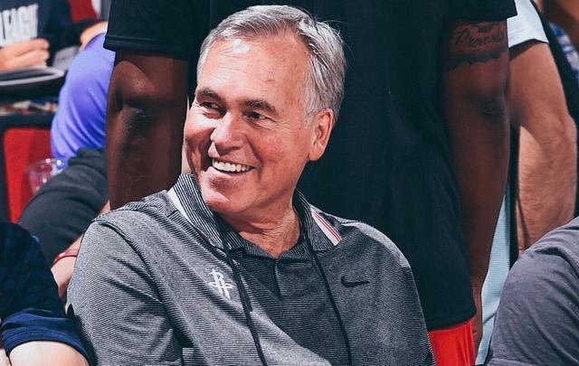 包含摩纳哥训练开放日，转会期临场应变引欢呼，中超在即，赛季目标并未改变的词条